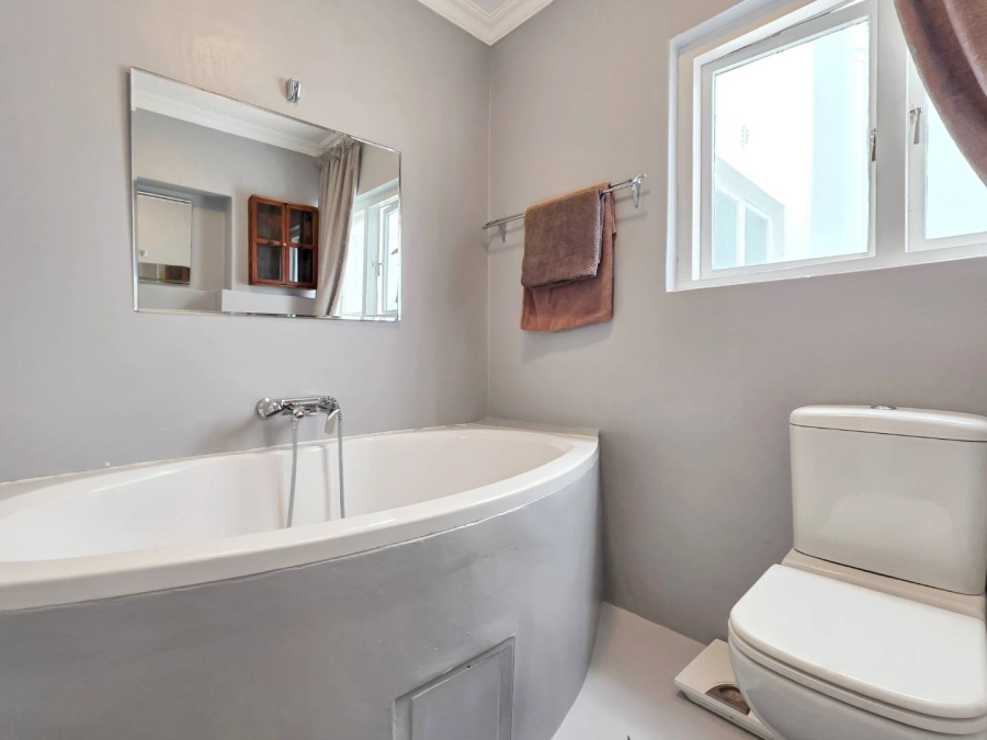 To Let 2 Bedroom Property for Rent in Sea Point Western Cape